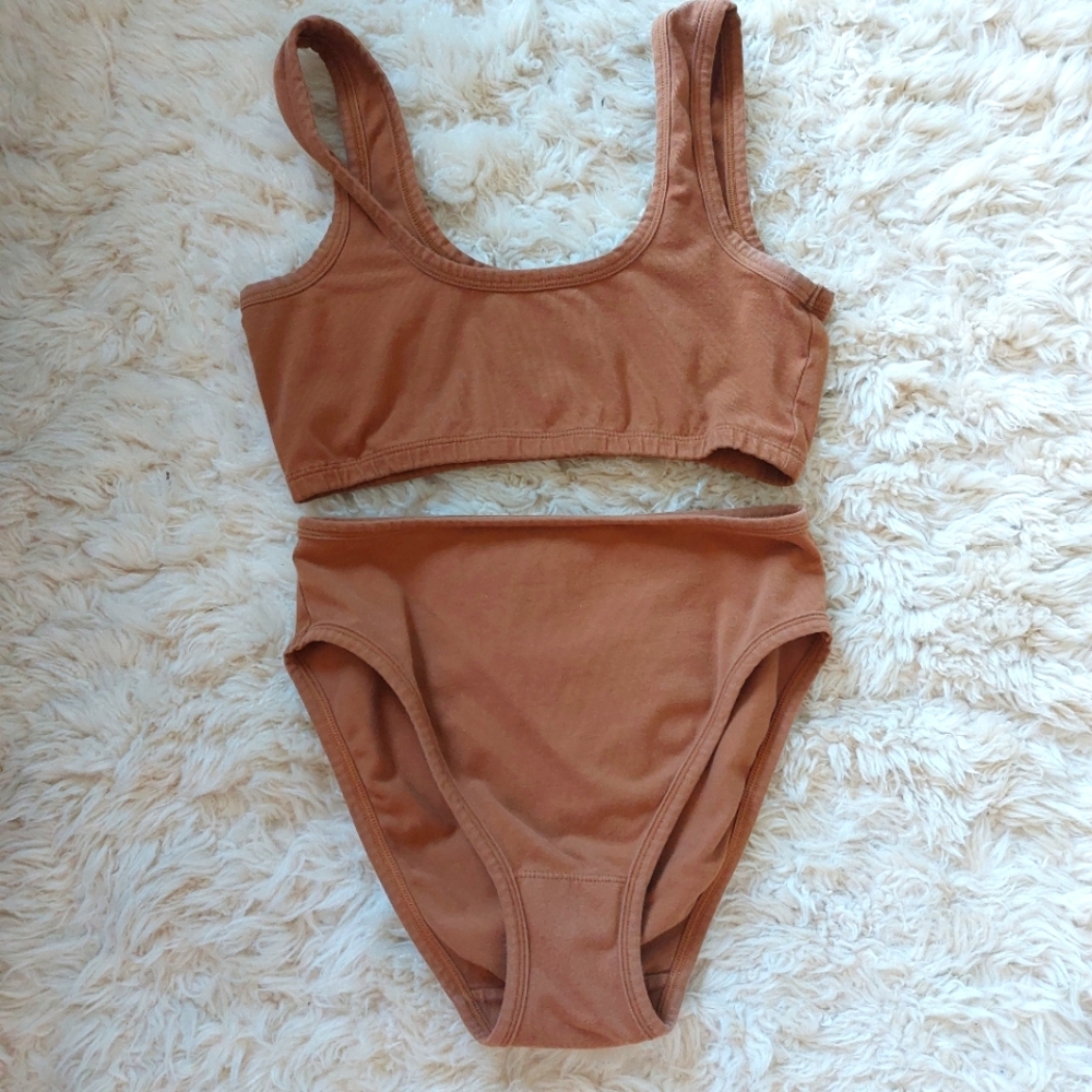 ARQ WIDE STRAP BRA & MISHA UNDERWEAR